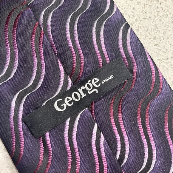 ⭐️3 for $10⭐️ George Purple Pink Pattern Tie - Picture 2 of 3